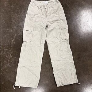 S.O.N.G. Utility woman’s cargo pants